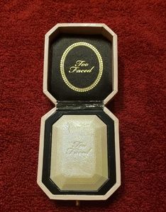Too Faced diamond light highlighter